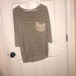 3/4 sleeve striped shirt